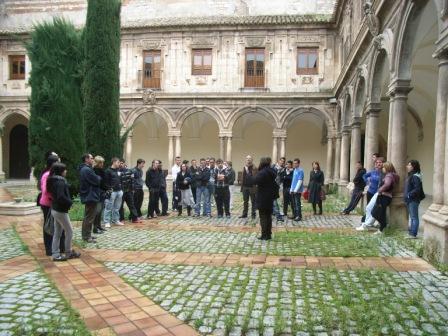 Haga click para ampliar imagen: Visita al Real Convento de Santo Domingo, sede del Archivo Histórico Provincial de Jaén