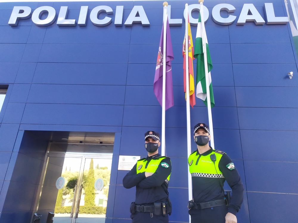 POLICA LOCAL NUEVOS UNIFORMES
