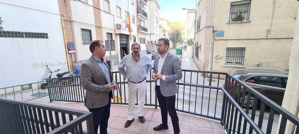 El Ayuntamiento culmina la nueva rampa que conecta el barrio de Las Protegidas con la Avenida de Madrid 