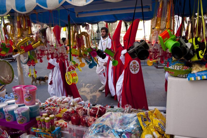 Venta callejera en Semana Santa