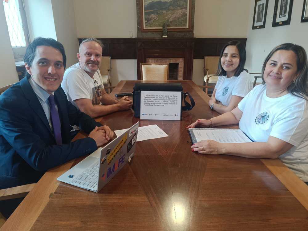 Foto Programa ATENEA y Asociaci�n Colombianos de Ja�n