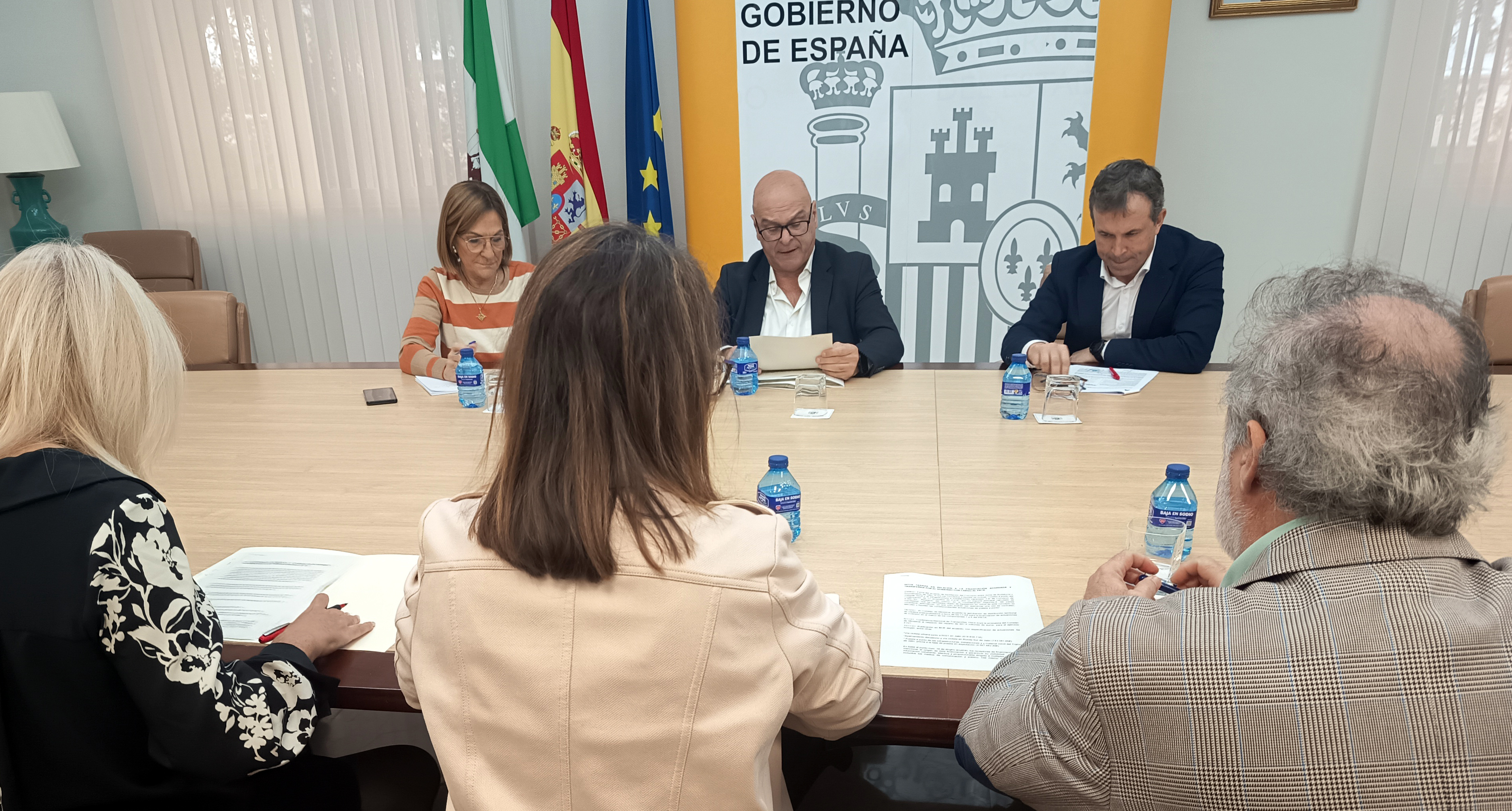 Fotograf�a Reuni�n Subdelegaci�n del Gobierno 02