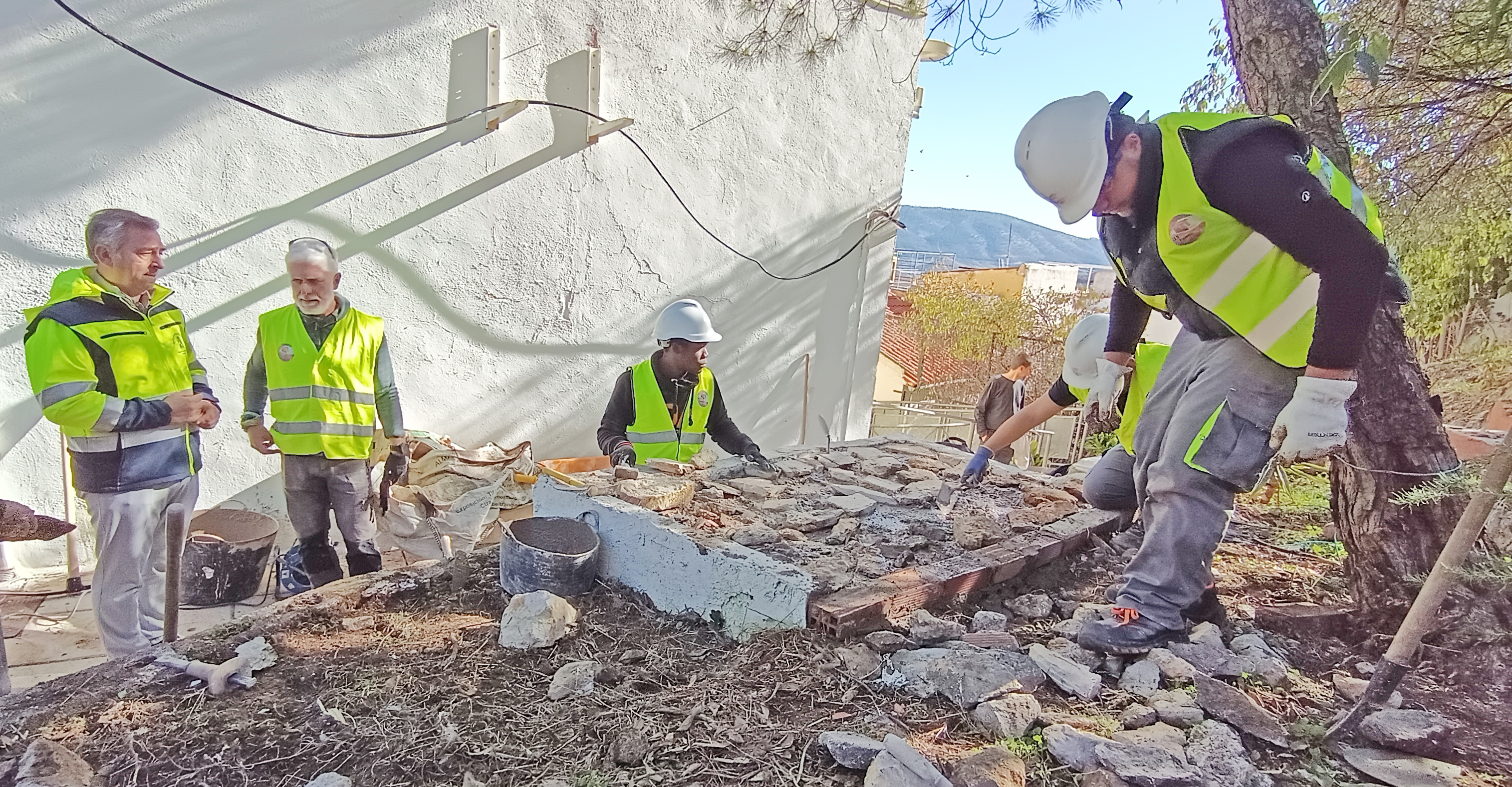 Haga click para ampliar imagen: Fotograf�a Pr�cticas de alumnado del Fuente de la Pe�a en El Almendral 02
