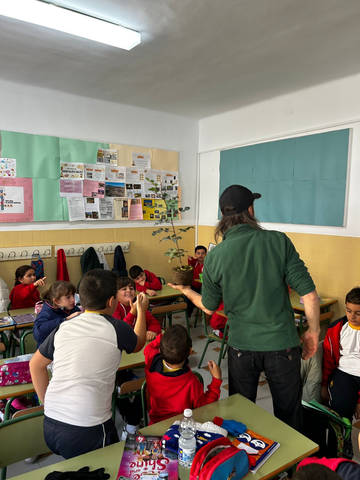 Haga click para ampliar imagen: Foto CEE acerca la jardiner�a a los centros educativos 1