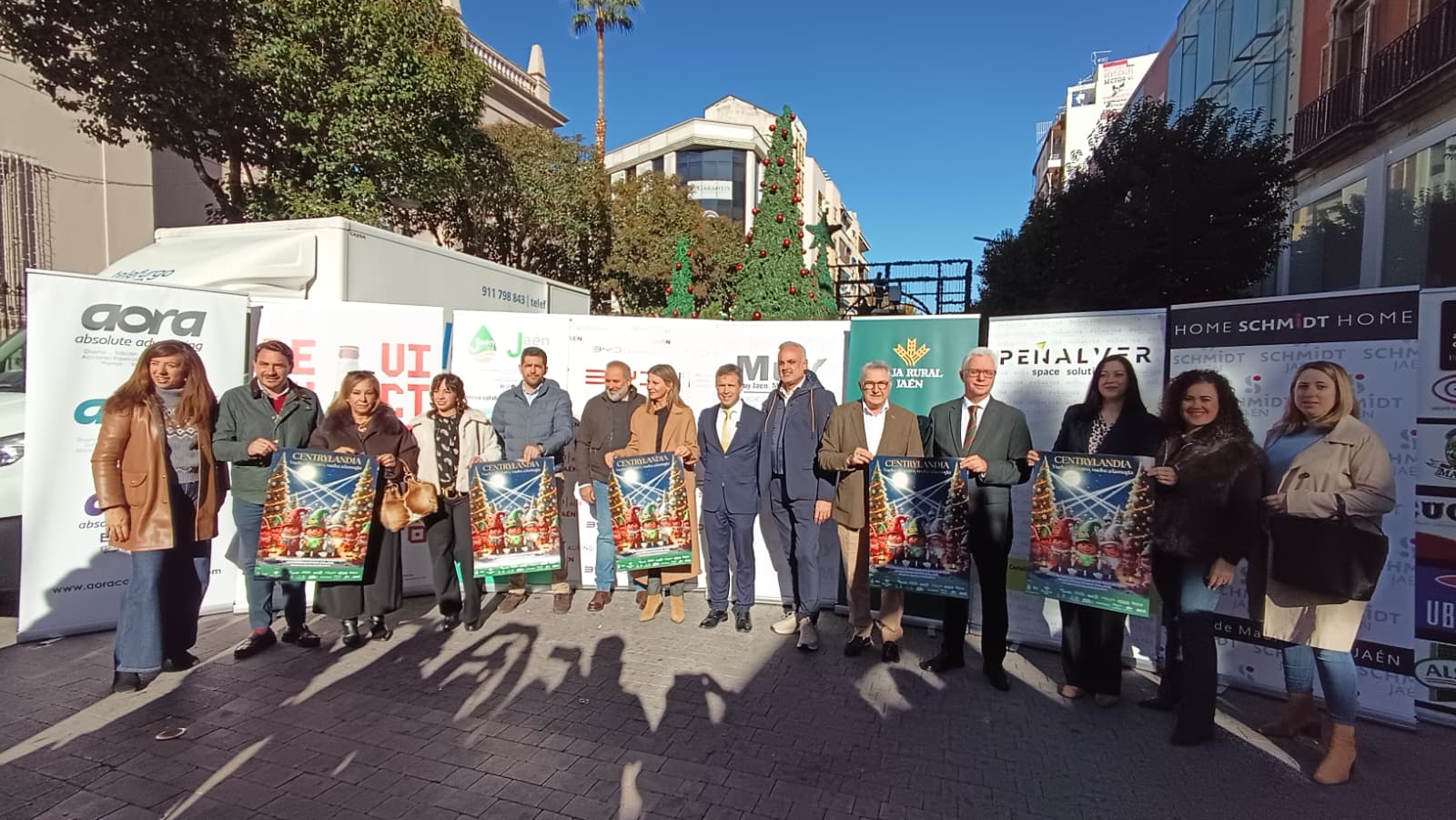 Haga click para ampliar imagen: Foto  Ayuntamiento y M�Y Ja�n impulsan 'Centrylandia'