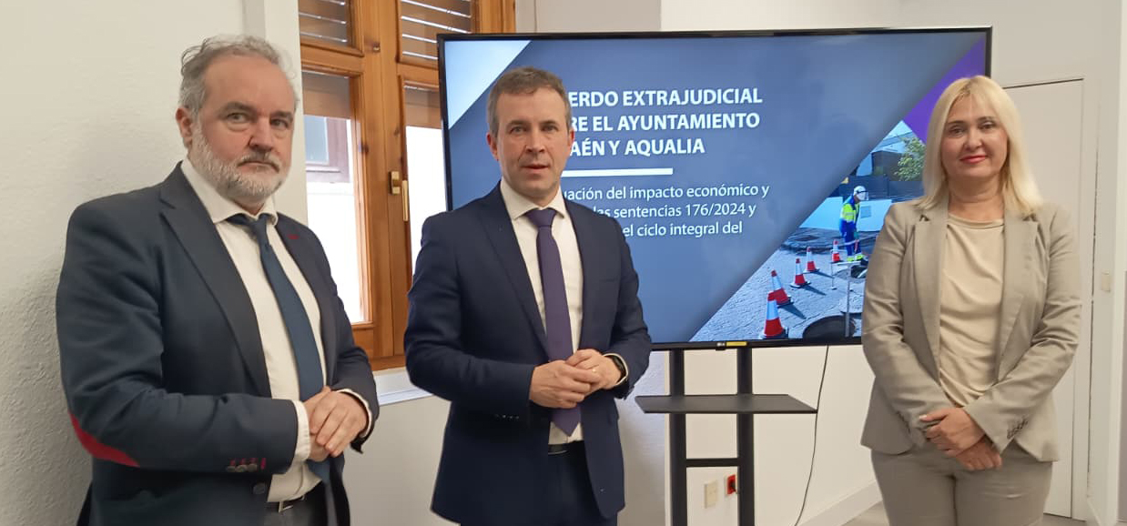 Haga click para ampliar imagen: Fotograf�a Rueda de prensa acuerdo con Aqualia 2