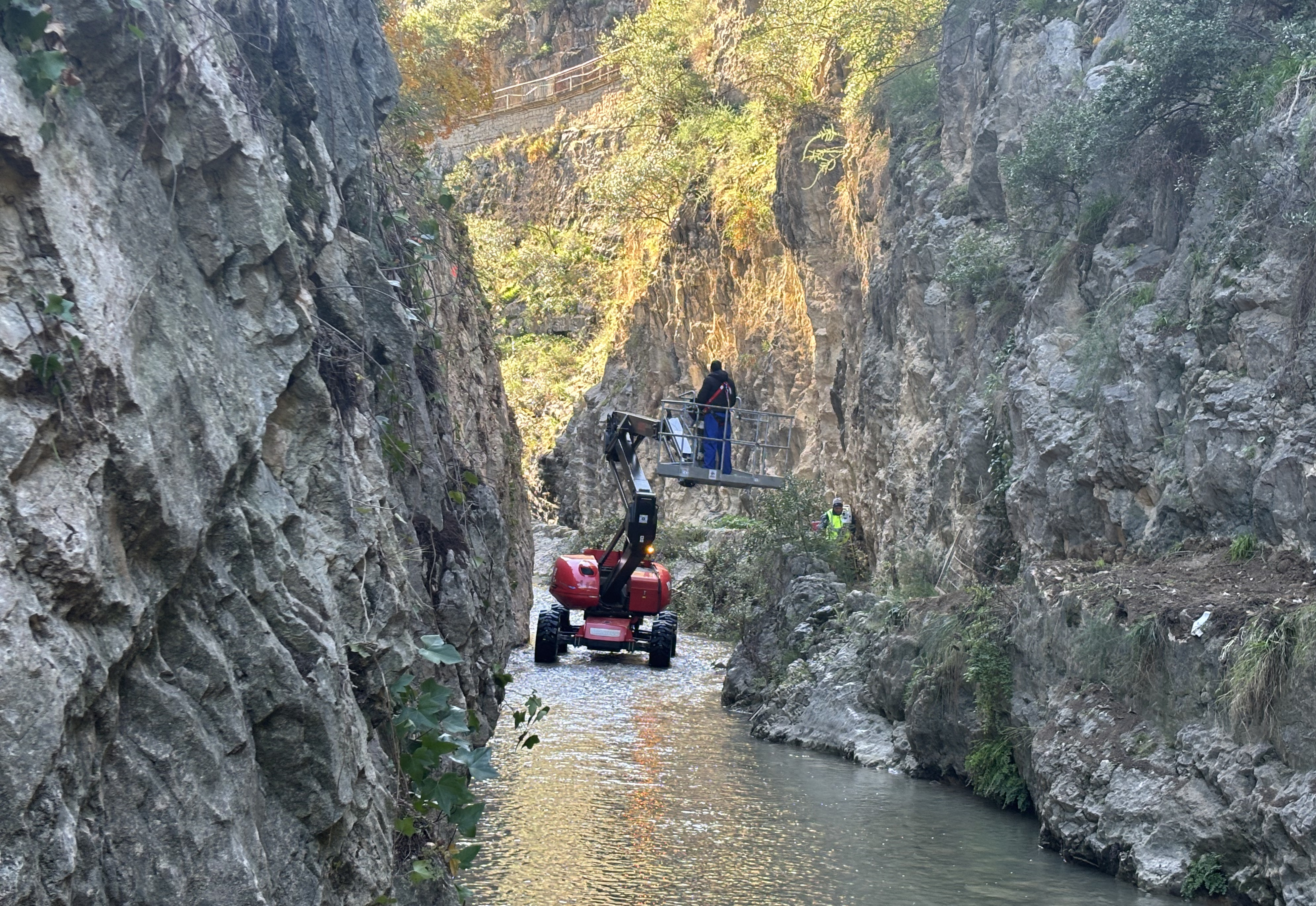 Fotograf�a avance obras ca�ones