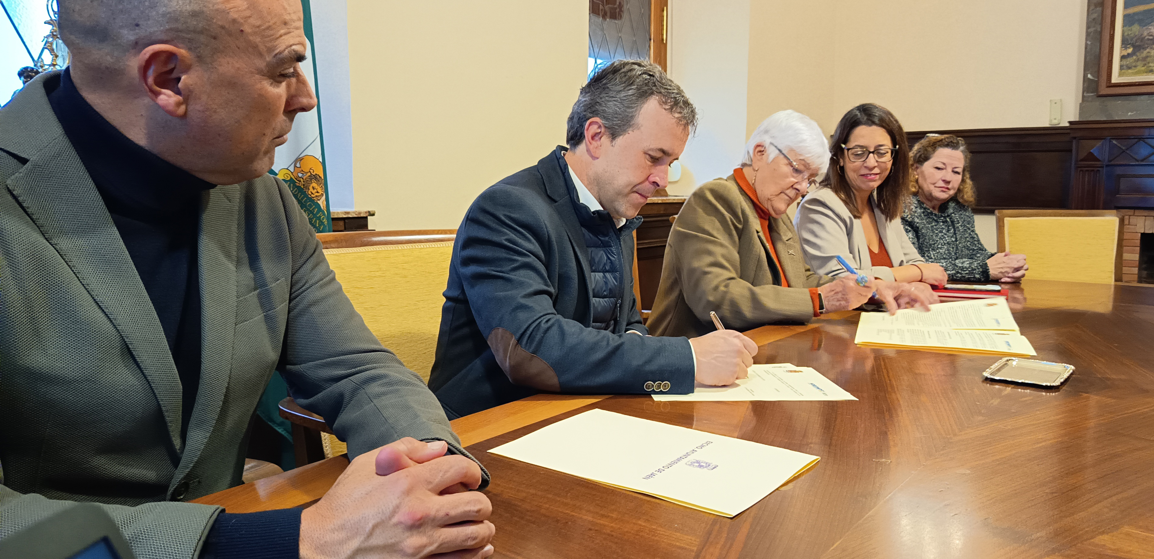 Haga click para ampliar imagen: Fotograf�a Cesi�n de Terrenos a Aprompsi 02