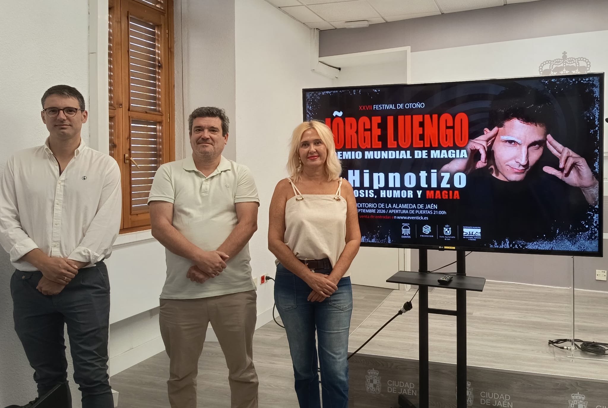 Foto presentaci�n espect�culo Jorge Luengo